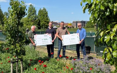 KNAB Interieurbouw lost belofte in en steunt twee lokale goede doelen in Kudelstaart